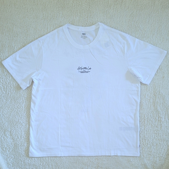 Levi's "Art🖼 Imitates Life" Graphic Tee👕 - NWT - Picture 2 of 15